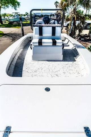 Slide: The Image of Majek 20 Xtreme 2025 - 14