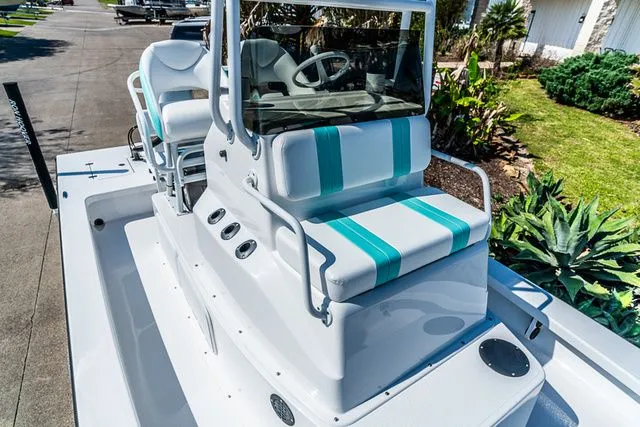 Slide: The Image of Majek M2 ILLUSION 2025 - 18