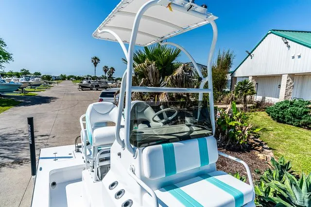 Slide: The Image of Majek M2 ILLUSION 2025 - 19