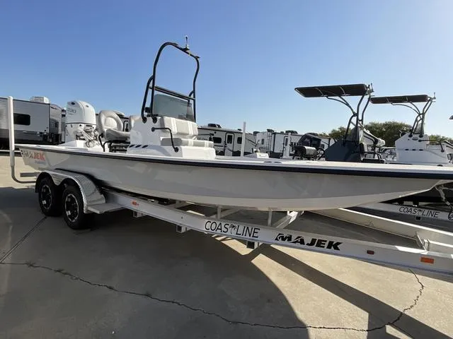 The Image of Majek 226 Illusion 2025 - 1