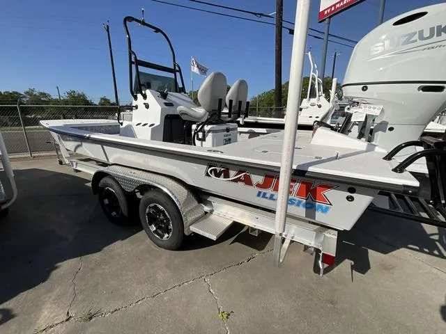 Slide: The Image of Majek 226 Illusion 2025 - 3