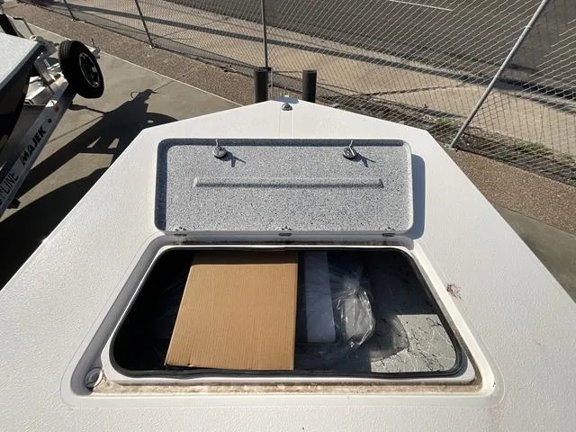 Slide: The Image of Majek 226 Illusion 2025 - 8