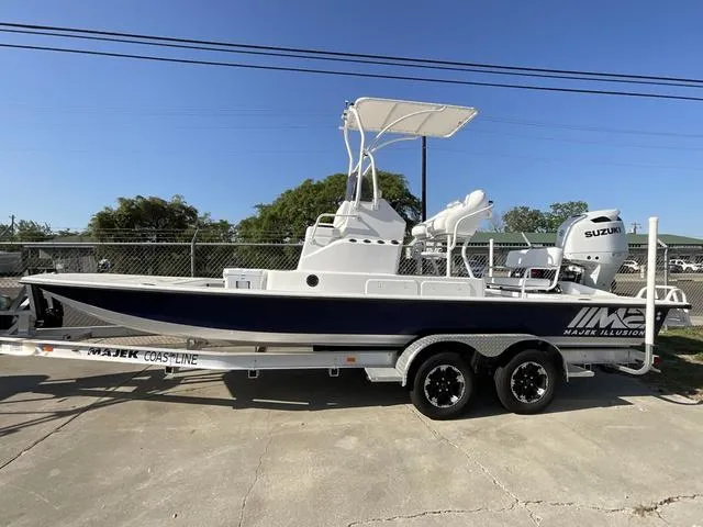 The Image of Majek M2 ILLUSION 2025 - 1