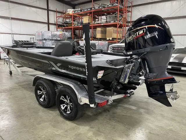 Slide: The Image of Xpress H20C CRAPPIE w/ YAMAHA 175 2025 - 12