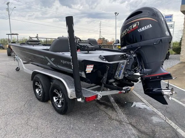 Slide: The Image of Xpress H20C CRAPPIE w/ YAMAHA 175 2025 - 3