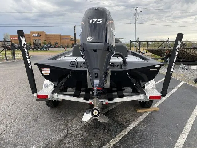 Slide: The Image of Xpress H20C CRAPPIE w/ YAMAHA 175 2025 - 4