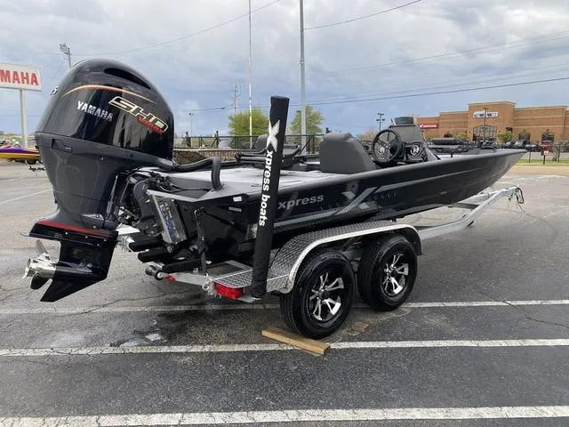 Slide: The Image of Xpress H20C CRAPPIE w/ YAMAHA 175 2025 - 5