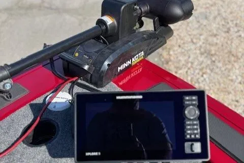 Slide: The Image of 2025 Tracker Targa V-19 Combo with Minn Kota motor and Xplore 9 display. - 4