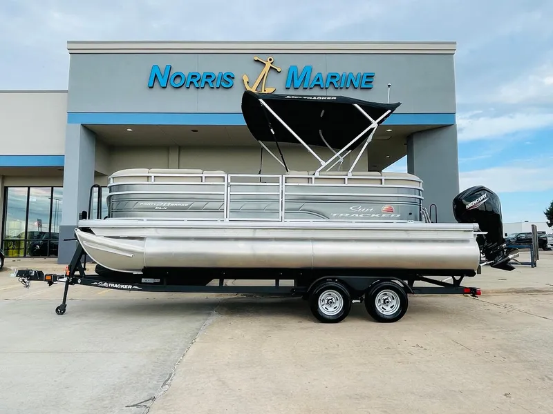 The Image of 2025 Sun Tracker Party Barge 20 DLX pontoon boat at Norris Marine dealership. - 1