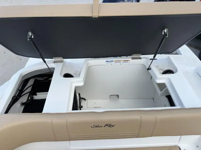 Slide: The Image of Sea Ray SPX 190 Outboard 2023 - 21