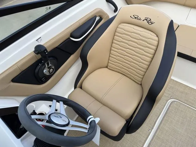 Slide: The Image of Sea Ray SPX 190 Outboard 2023 - 32