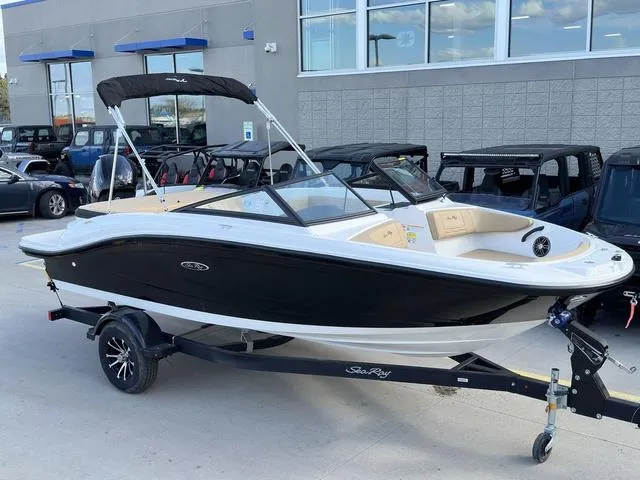 Slide: The Image of Sea Ray SPX 190 Outboard 2023 - 4