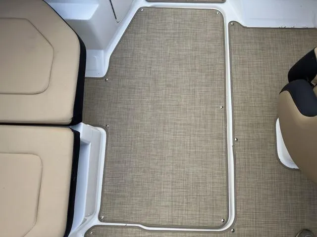 Slide: The Image of Sea Ray SPX 190 Outboard 2023 - 43