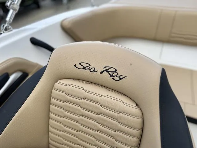 Slide: The Image of Sea Ray SPX 190 Outboard 2023 - 50