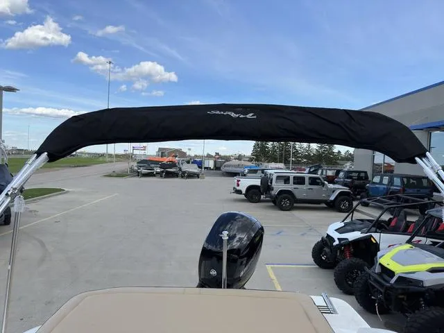 Slide: The Image of Sea Ray SPX 190 Outboard 2023 - 51