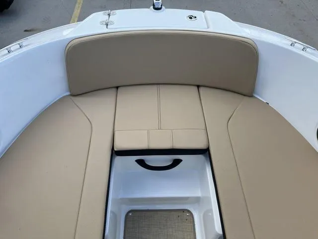 Slide: The Image of Sea Ray SPX 190 Outboard 2023 - 58