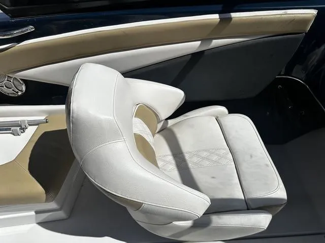 Slide: The Image of Glastron GT 225 2016 - 11