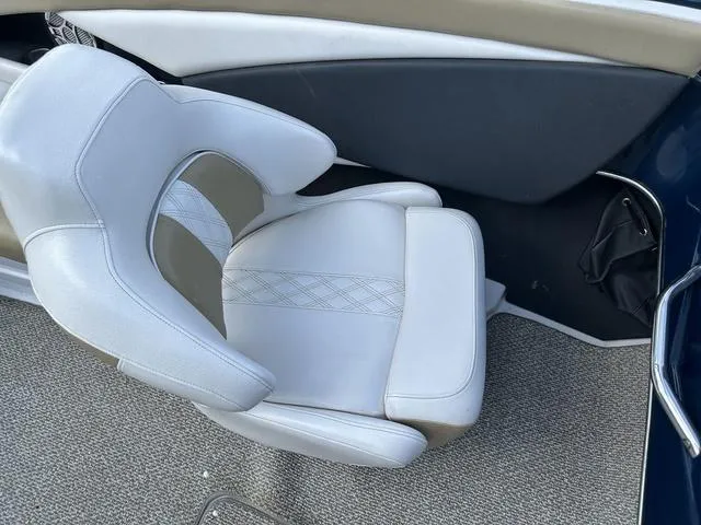 Slide: The Image of Glastron GT 225 2016 - 24