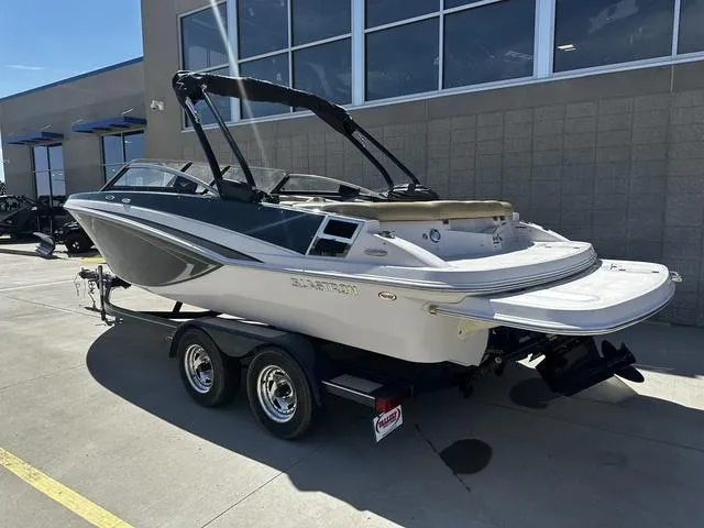 Slide: The Image of Glastron GT 225 2016 - 3