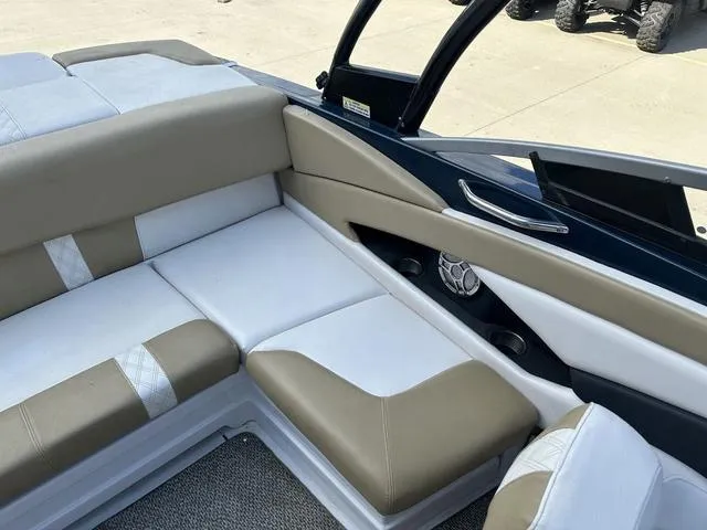 Slide: The Image of Glastron GT 225 2016 - 30