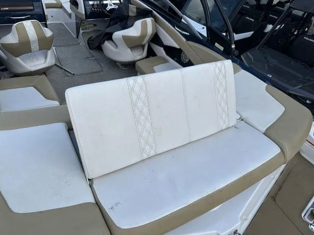 Slide: The Image of Glastron GT 225 2016 - 34