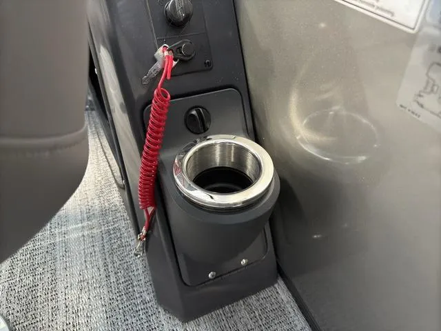 Slide: The Image of Bennington 22ML Cruise Tri-Toon Pontoon 2025 - 54