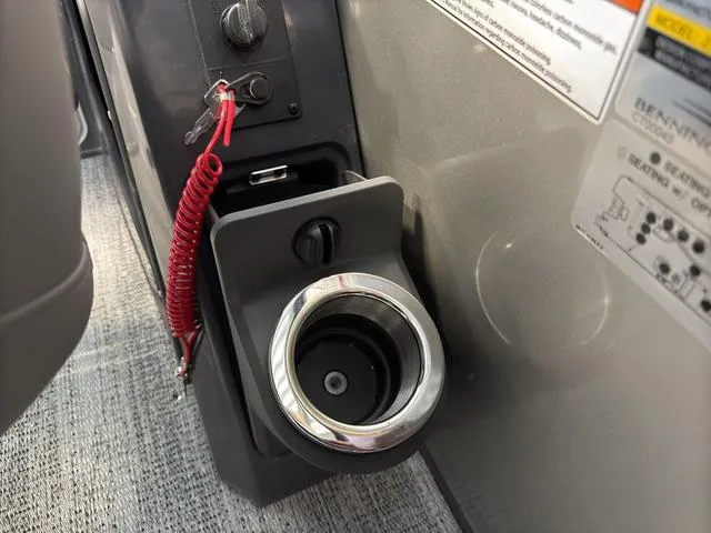 Slide: The Image of Bennington 22ML Cruise Tri-Toon Pontoon 2025 - 55