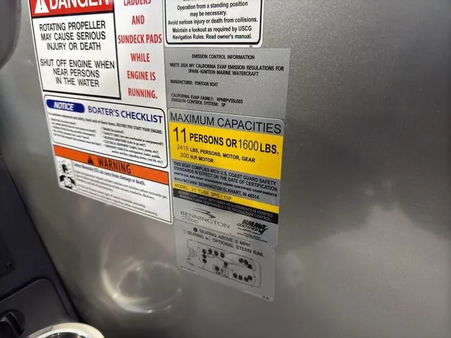 Slide: The Image of Bennington 22ML Cruise Tri-Toon Pontoon 2025 - 58