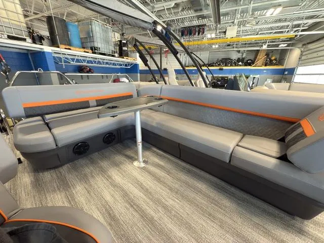 Slide: The Image of Bennington 22ML Cruise Tri-Toon Pontoon 2025 - 59