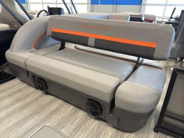 Slide: The Image of Bennington 22ML Cruise Tri-Toon Pontoon 2025 - 65