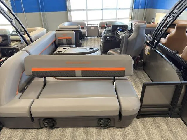 Slide: The Image of Bennington 22ML Cruise Tri-Toon Pontoon 2025 - 66