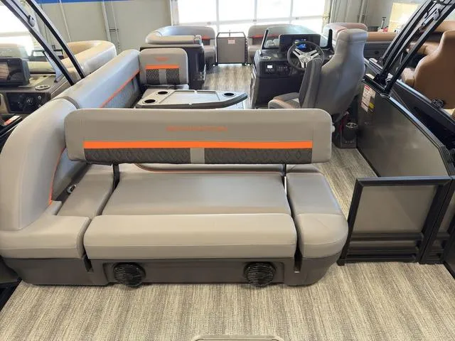 Slide: The Image of Bennington 22ML Cruise Tri-Toon Pontoon 2025 - 67