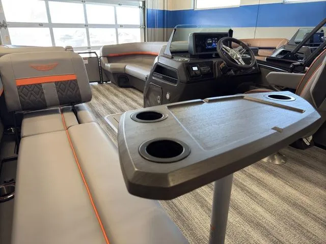 Slide: The Image of Bennington 22ML Cruise Tri-Toon Pontoon 2025 - 70