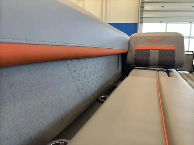 Slide: The Image of Bennington 22ML Cruise Tri-Toon Pontoon 2025 - 74