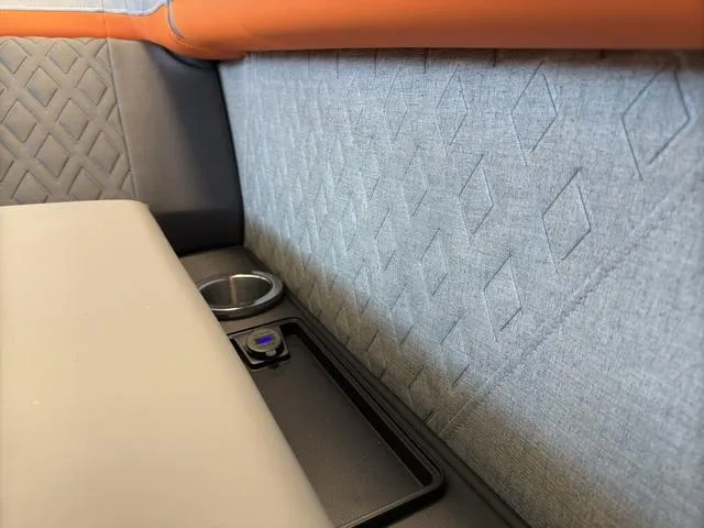 Slide: The Image of Bennington 22ML Cruise Tri-Toon Pontoon 2025 - 76