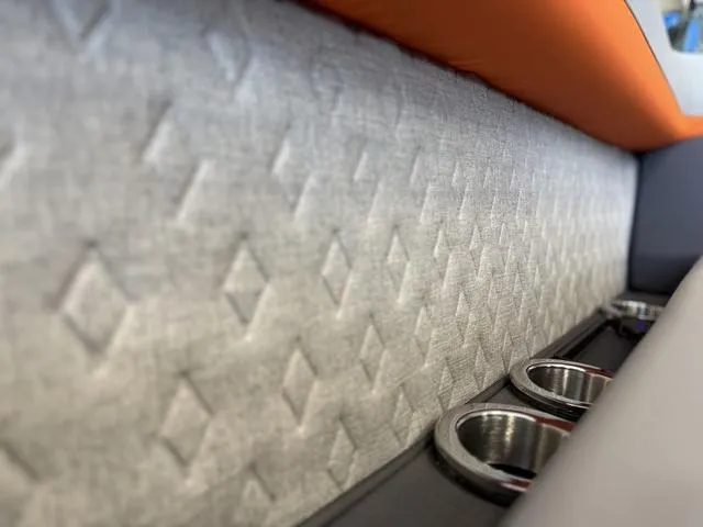 Slide: The Image of Bennington 22ML Cruise Tri-Toon Pontoon 2025 - 81