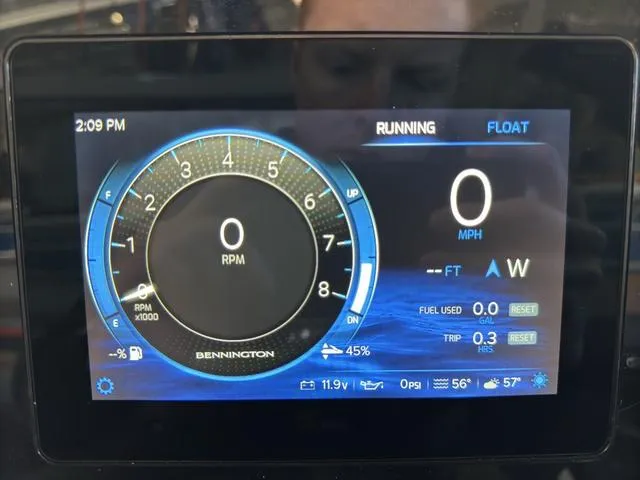 Slide: The Image of Bennington 22ML Cruise Tri-Toon Pontoon 2025 - 87