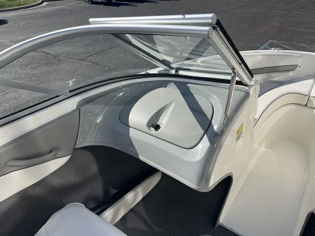 Slide: The Image of Bayliner 185 Bowrider 2008 - 13