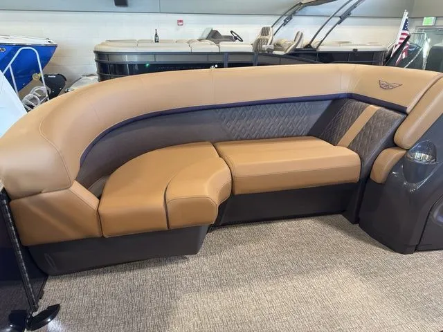 Slide: The Image of Bennington 22 MSB Tritoon Pontoon 2025 - 11