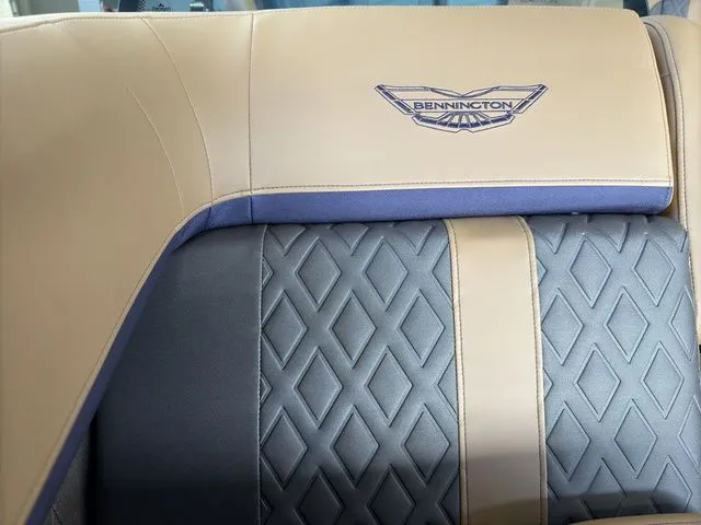 Slide: The Image of Bennington 22 MSB Tritoon Pontoon 2025 - 14