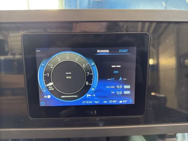 Slide: The Image of Bennington 22 MSB Tritoon Pontoon 2025 - 26