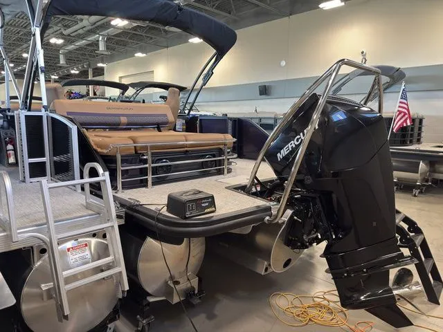 Slide: The Image of Bennington 22 MSB Tritoon Pontoon 2025 - 41