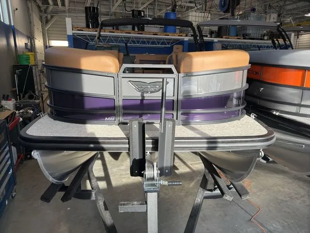 Slide: The Image of Bennington 22 MSB Tritoon Pontoon 2025 - 7