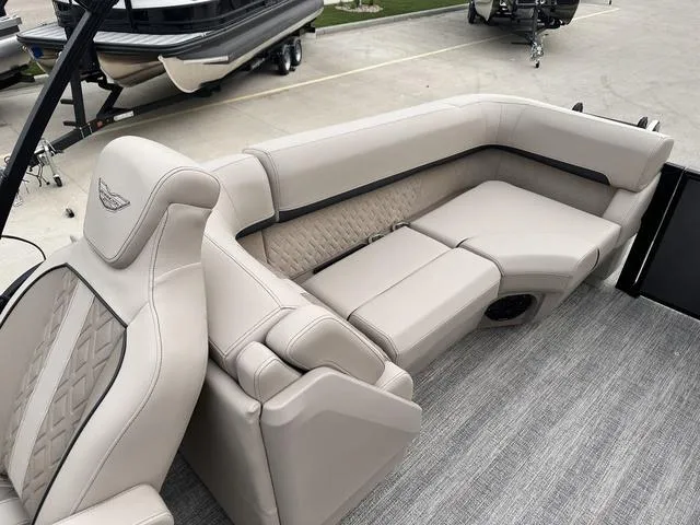 Slide: The Image of Bennington M 22 MFB Quad Bench 2025 - 19