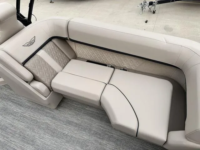 Slide: The Image of Bennington M 22 MFB Quad Bench 2025 - 21