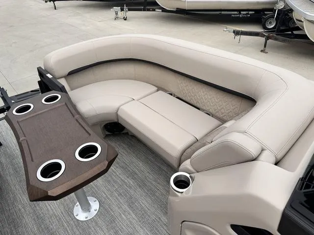 Slide: The Image of Bennington M 22 MFB Quad Bench 2025 - 9