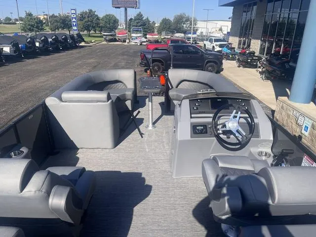 Slide: The Image of Bennington 23LSR SPS Tri-Toon Pontoon 2025 - 10