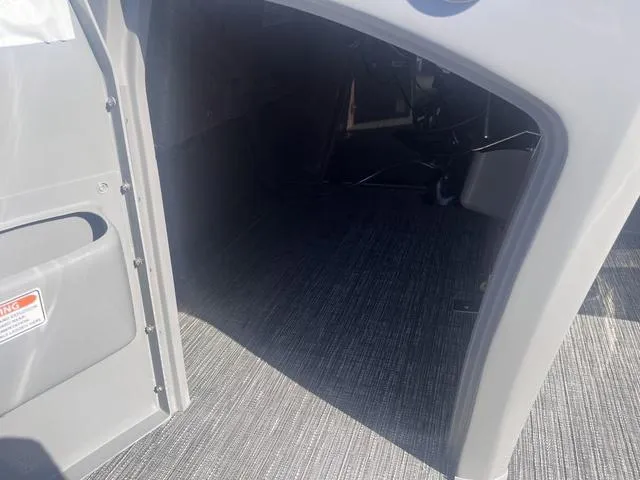 Slide: The Image of Bennington 23LSR SPS Tri-Toon Pontoon 2025 - 18