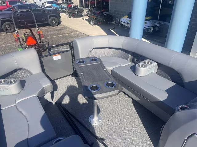 Slide: The Image of Bennington 23LSR SPS Tri-Toon Pontoon 2025 - 23