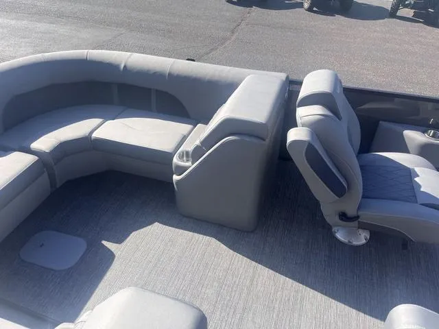 Slide: The Image of Bennington 23LSR SPS Tri-Toon Pontoon 2025 - 27